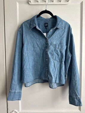 NWT Gap Crop Denim Button Down